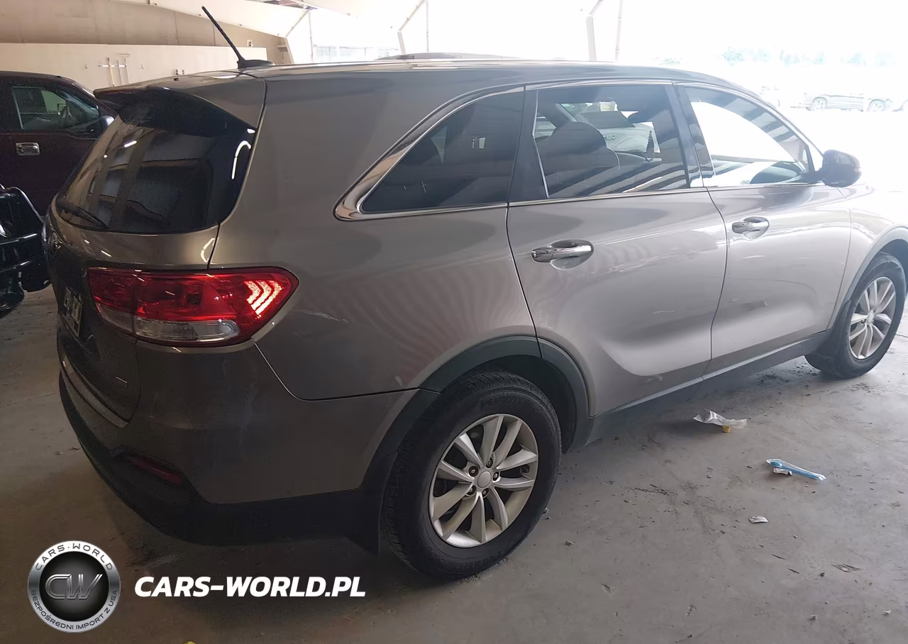 2018 Kia Sorento 2.4L L VIN:5XYPG4A34JG424674 - 4