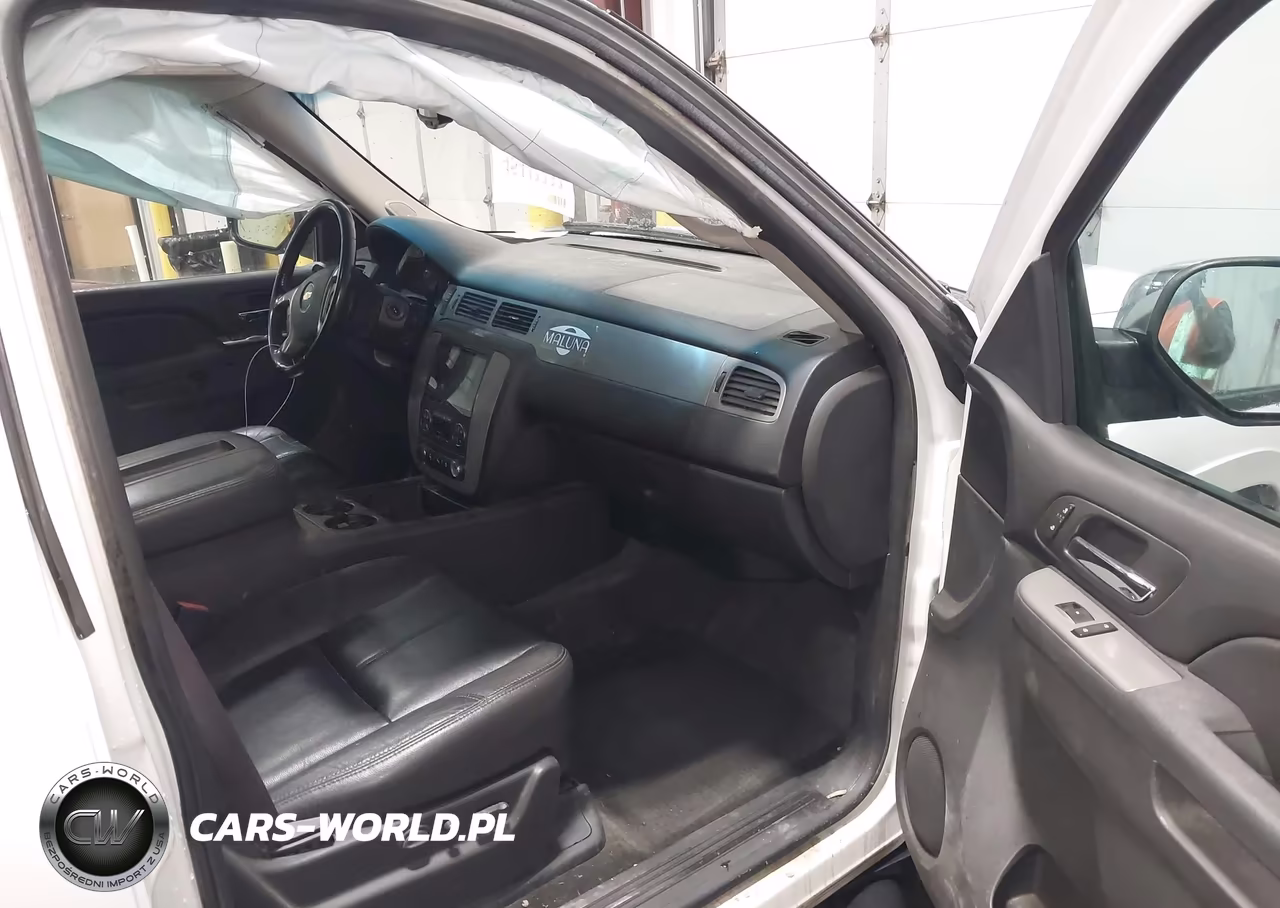 2013 Chevrolet Suburban Lt VIN:1GNSKJE78DR248391 - 5