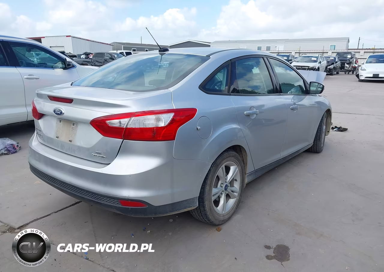 2014 Ford Focus Se VIN:1FADP3F29EL223978 - 4