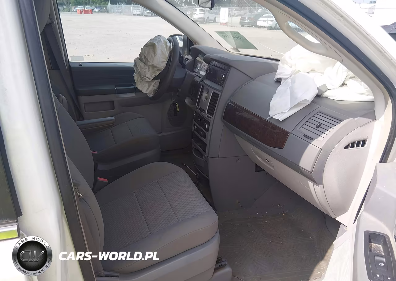 2009 Chrysler Town & Country Lx VIN:2A8HR44E09R656541 - 5