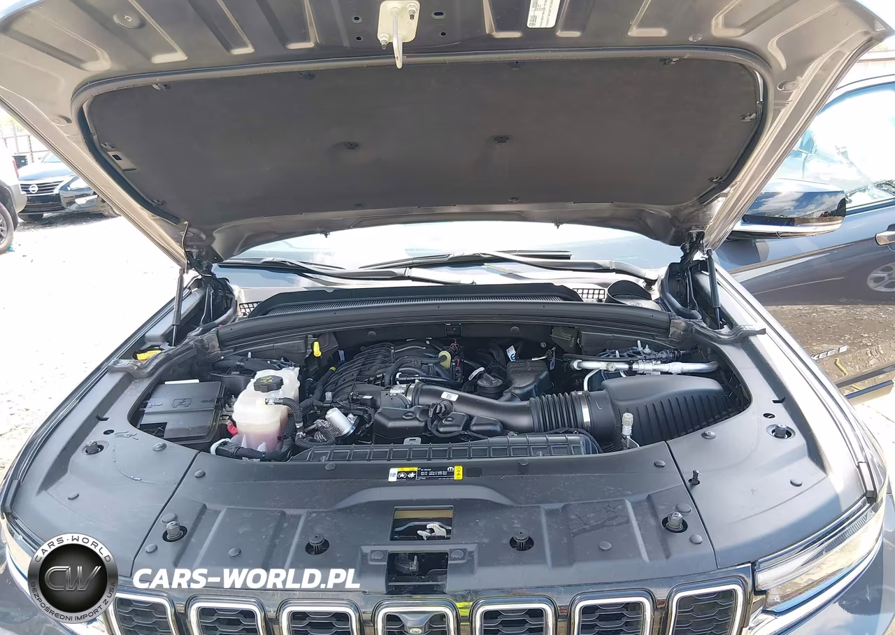 2024 Jeep Grand Cherokee Limited 4X2 VIN:1C4RJGBG0R8615430 - 10