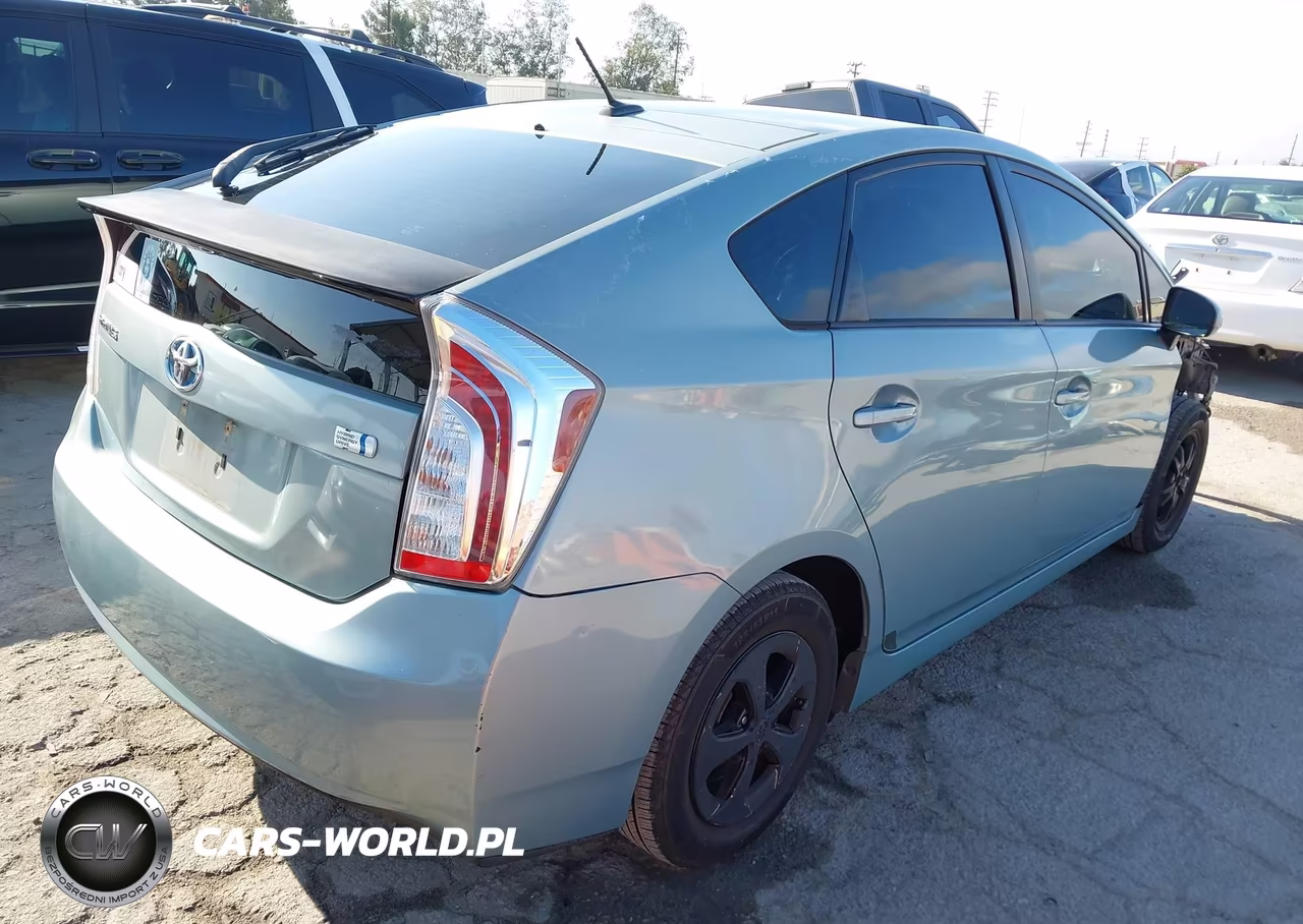 2012 Toyota Prius Three VIN:JTDKN3DU6C1596948 - 4