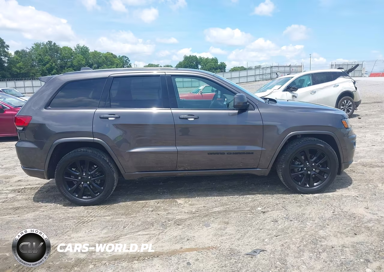 2019 Jeep Grand Cherokee Altitude 4X2 VIN:1C4RJEAG5KC597600 - 13