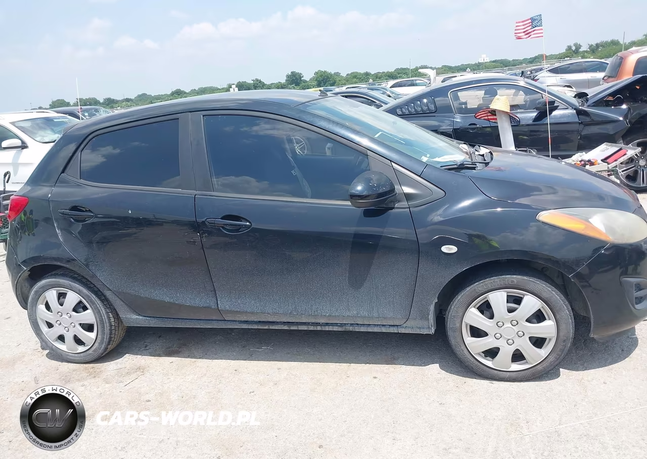 2013 Mazda Mazda2 Sport VIN:JM1DE1KYXD0170240 - 13