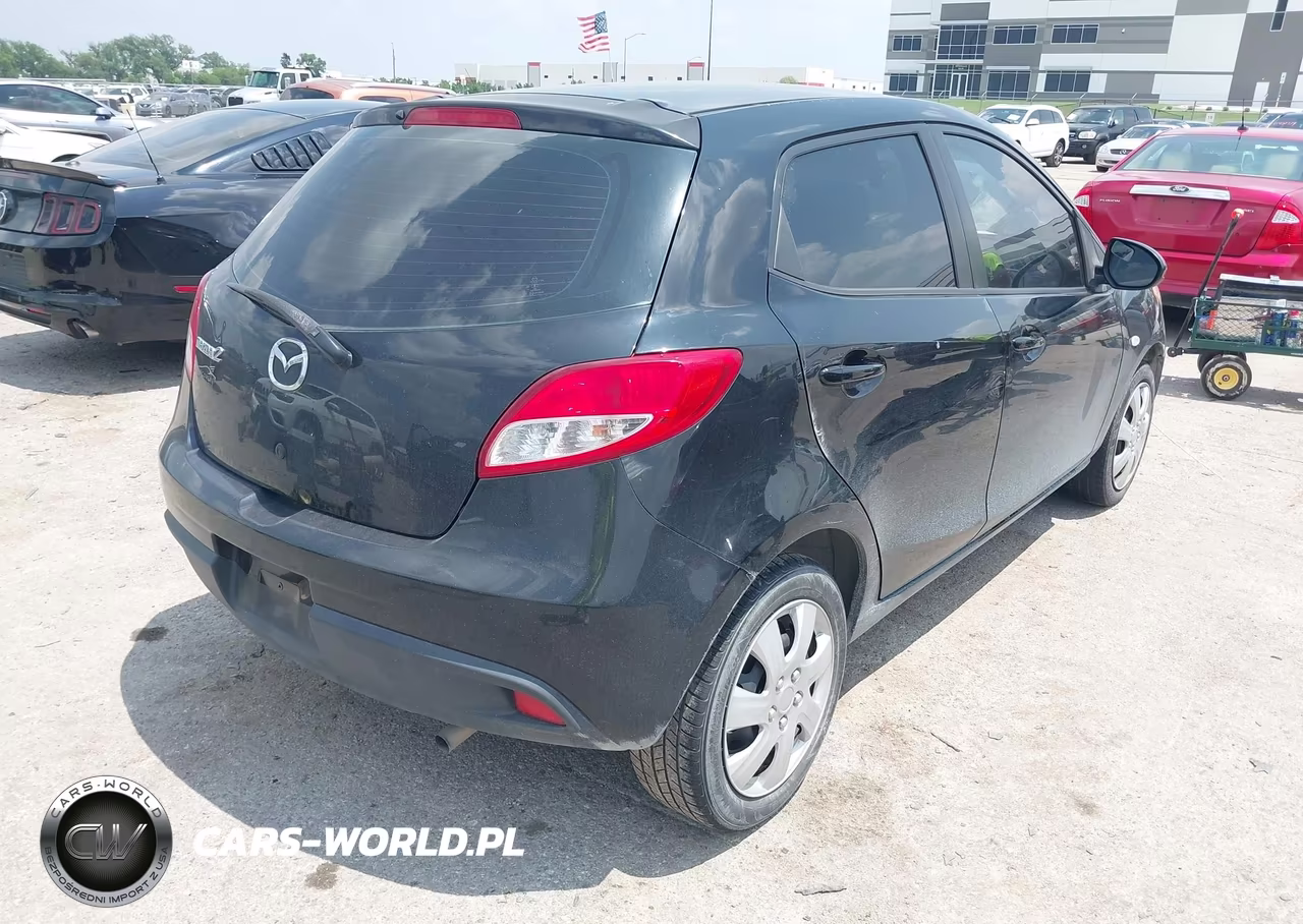 2013 Mazda Mazda2 Sport VIN:JM1DE1KYXD0170240 - 4