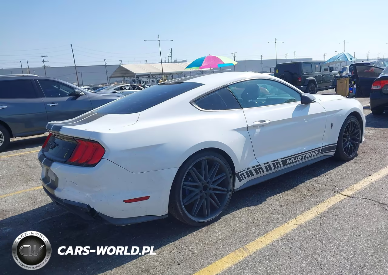 2018 Ford Mustang Ecoboost VIN:1FA6P8TH1J5105047 - 4