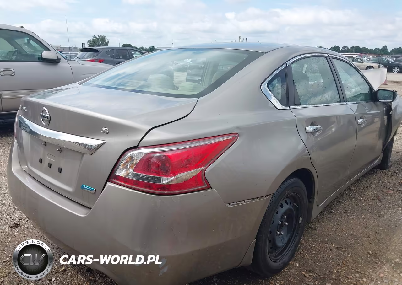 2013 Nissan Altima 2.5 S VIN:1N4AL3AP8DC245888 - 4