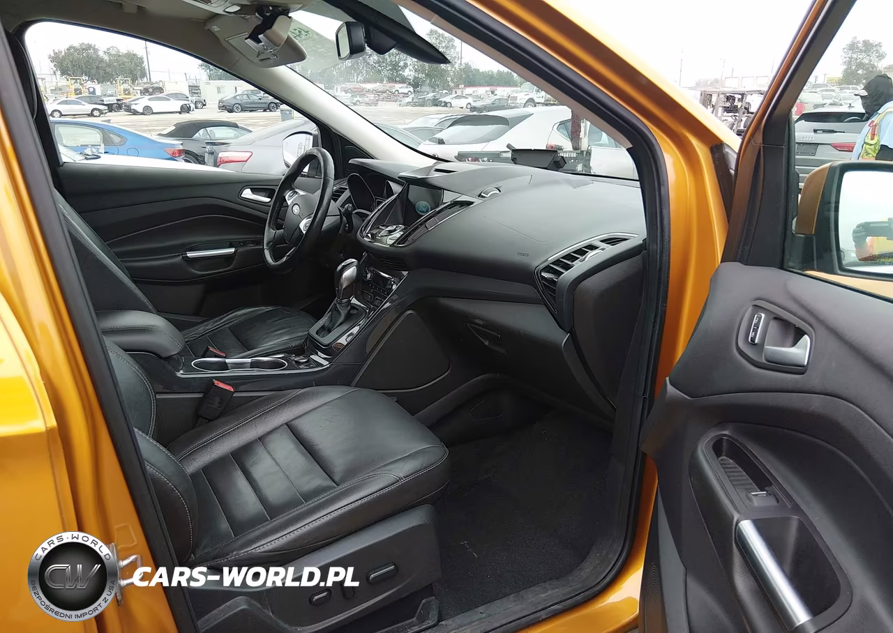 2016 Ford Escape Titanium VIN:1FMCU0J92GUA11613 - 5