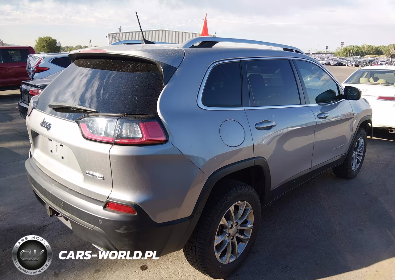 2021 Jeep Cherokee Latitude Lux 4X4 VIN:1C4PJMMN6MD109019 - 4