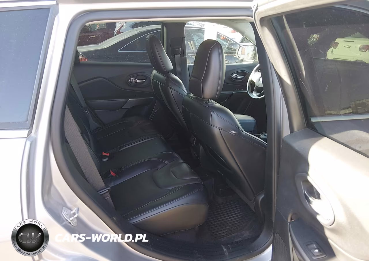 2021 Jeep Cherokee Latitude Lux 4X4 VIN:1C4PJMMN6MD109019 - 8