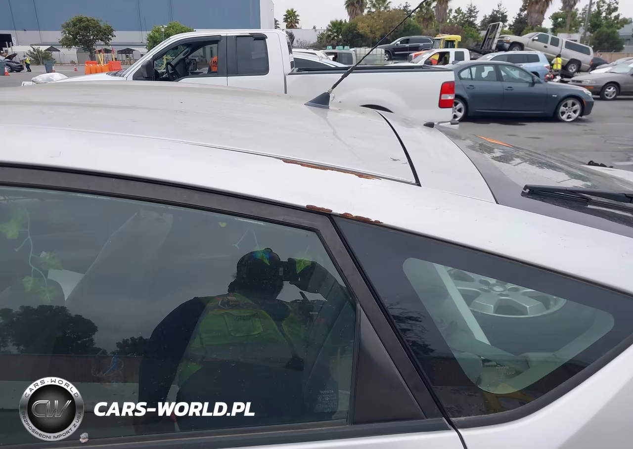 2004 Toyota Prius VIN:JTDKB20U440028763 - 6