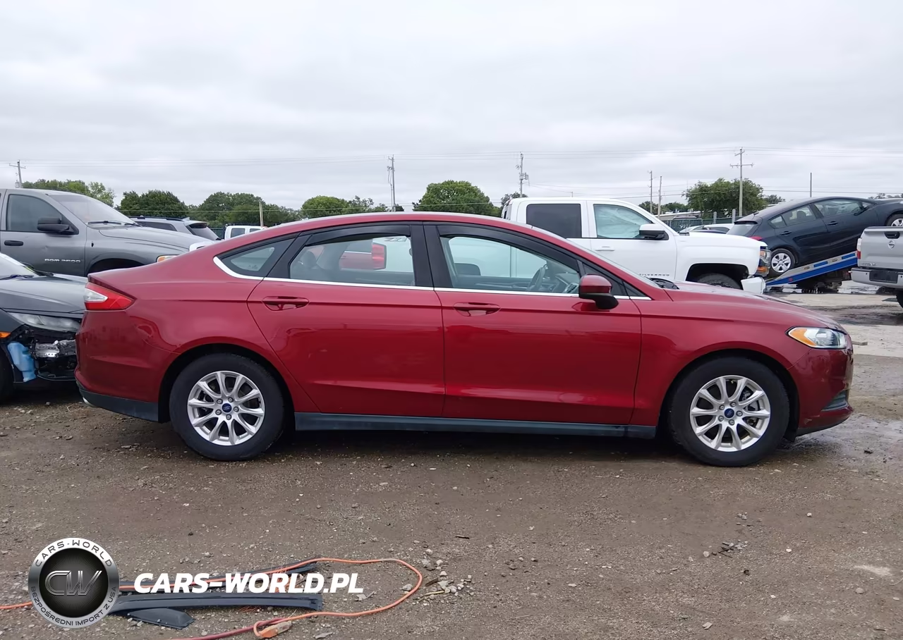 2015 Ford Fusion S VIN:3FA6P0G75FR136938 - 13
