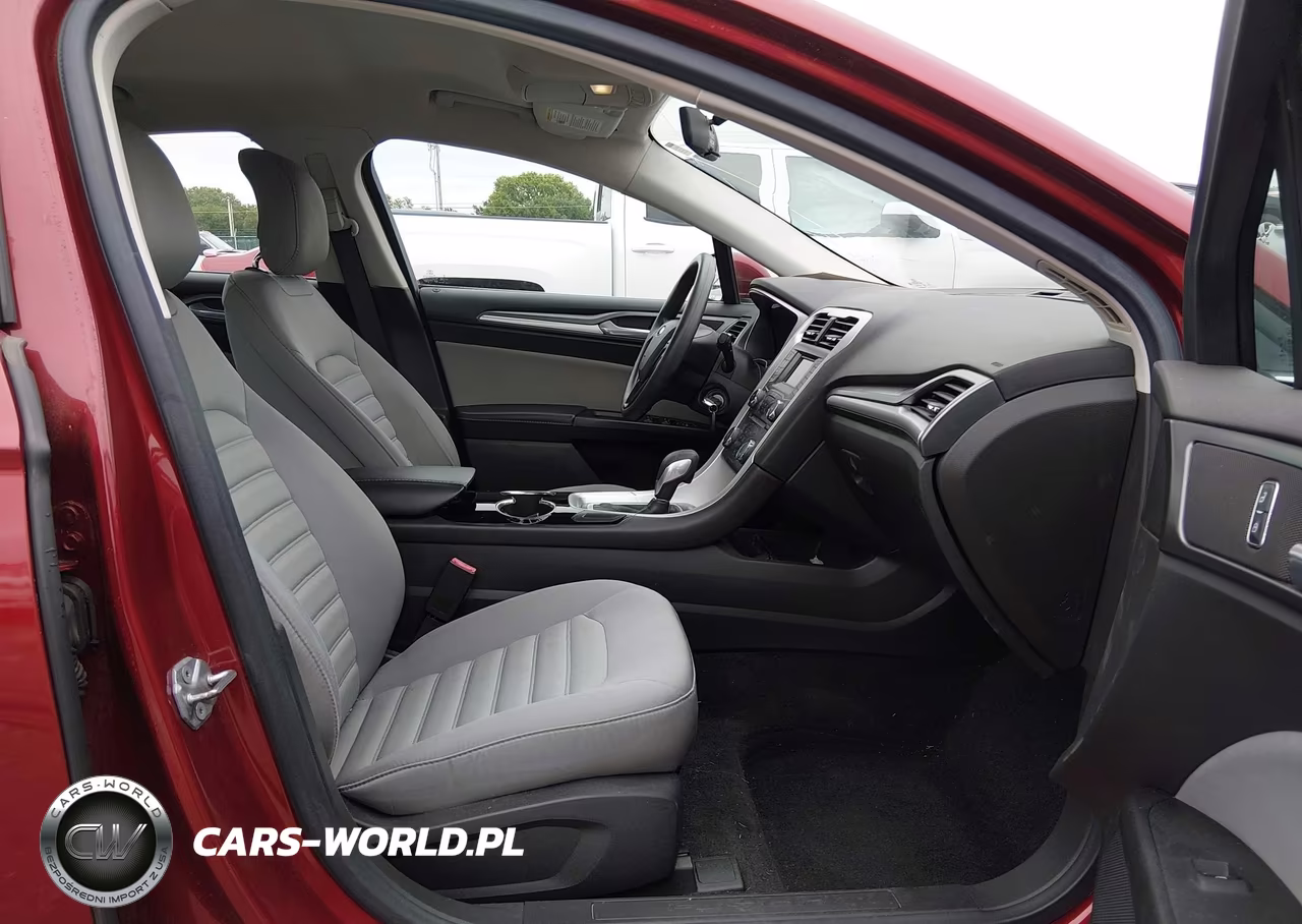 2015 Ford Fusion S VIN:3FA6P0G75FR136938 - 5