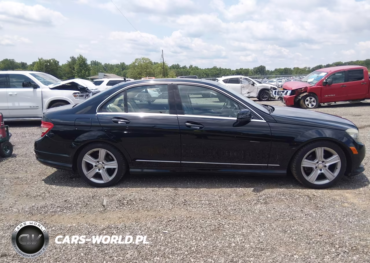 2011 Mercedes-Benz C 300 Luxury 4Matic-Sport 4Matic VIN:WDDGF8BB2BR174635 - 13
