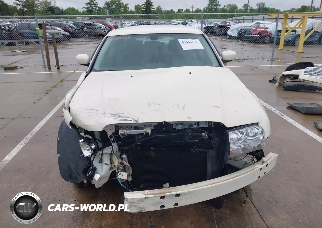 2008 Chrysler 300 Touring VIN:2C3LA53G18H171206 - 13