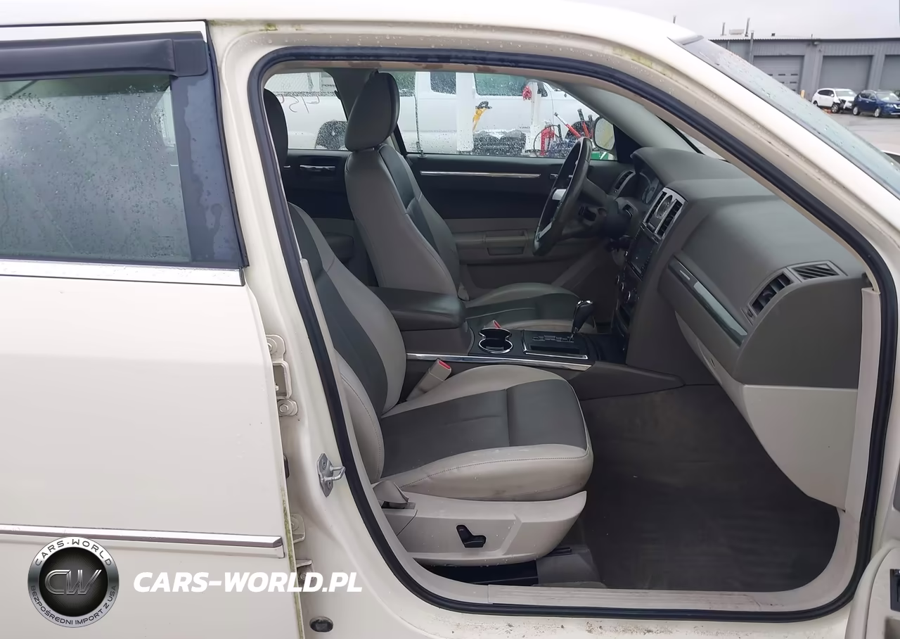2008 Chrysler 300 Touring VIN:2C3LA53G18H171206 - 5