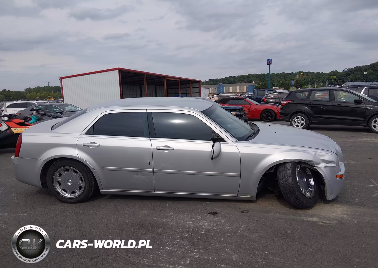 2007 Chrysler 300 Touring VIN:2C3KA53G27H871164 - 10