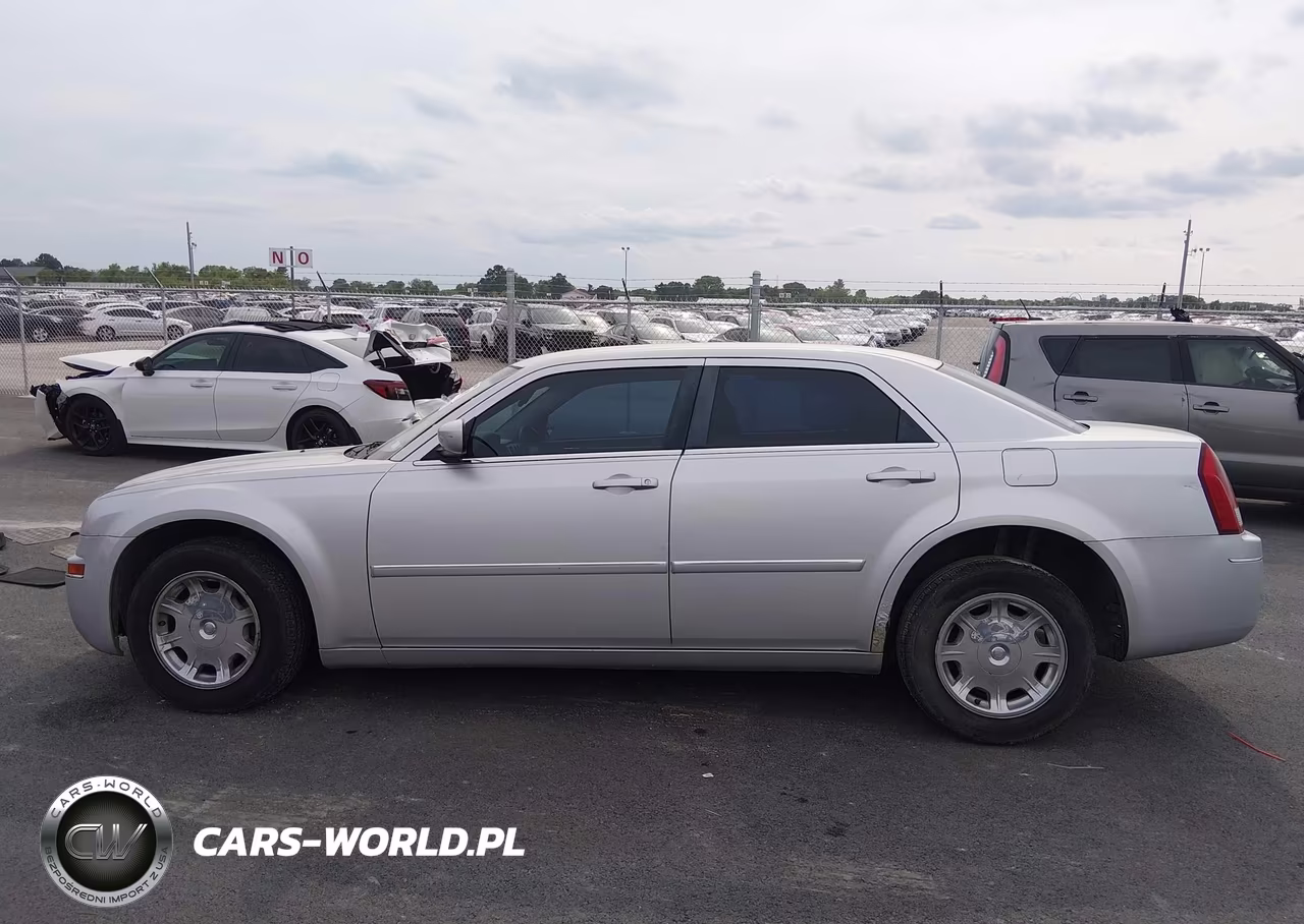 2007 Chrysler 300 Touring VIN:2C3KA53G27H871164 - 11