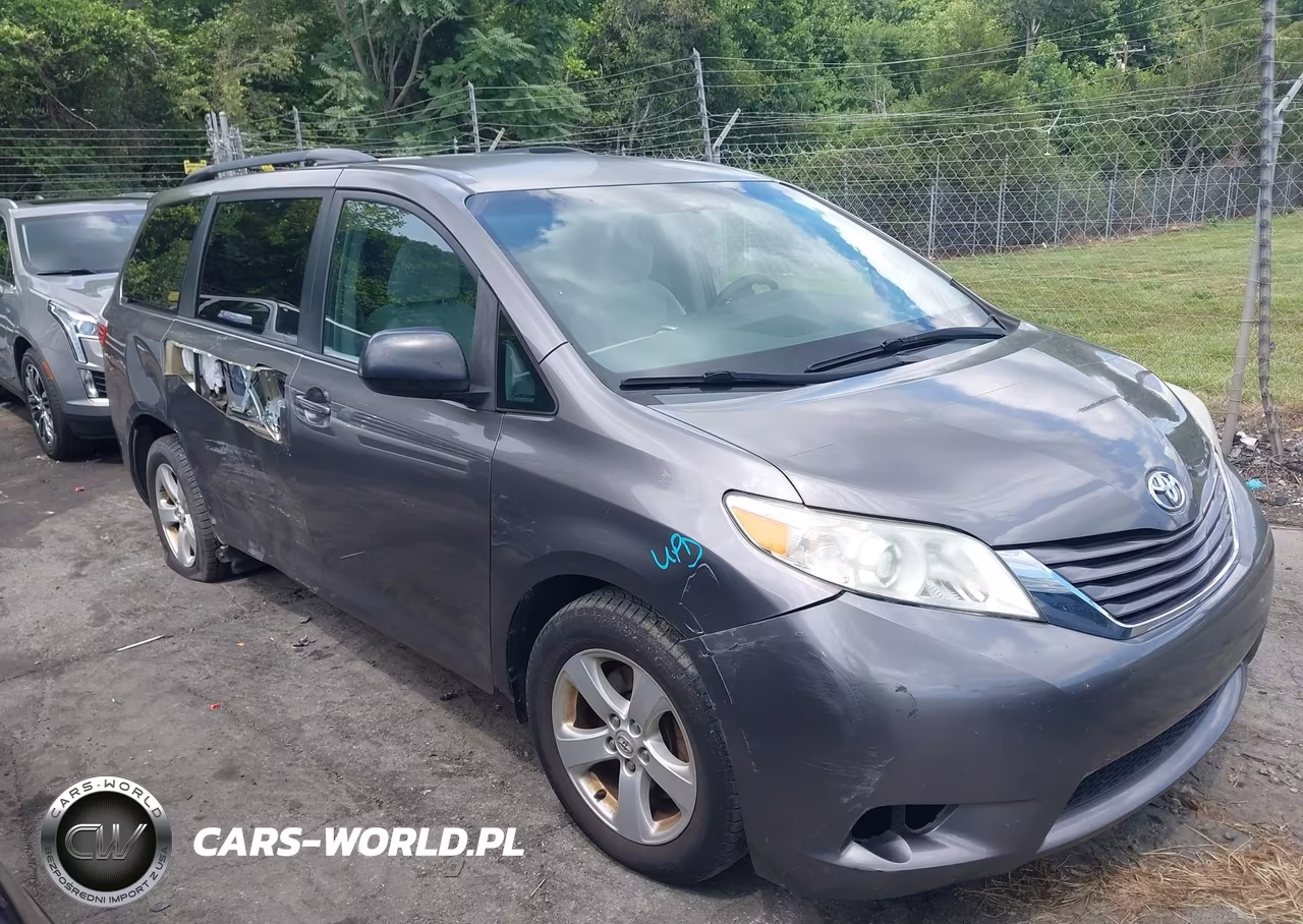 2015 Toyota Sienna Le 8 Passenger – zdjęcie 1 z 16