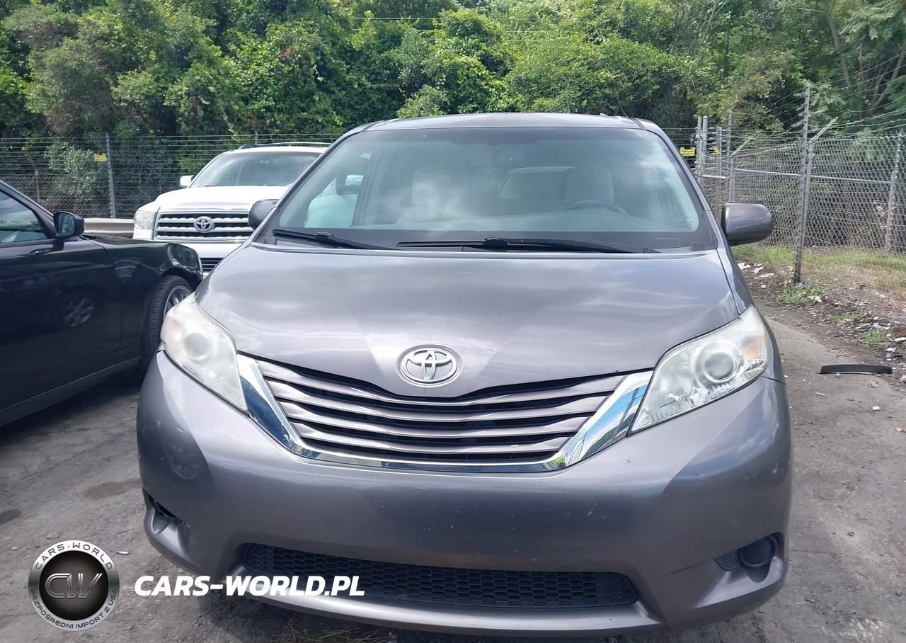 2015 Toyota Sienna Le 8 Passenger VIN:5TDKK3DC1FS624503 - 12