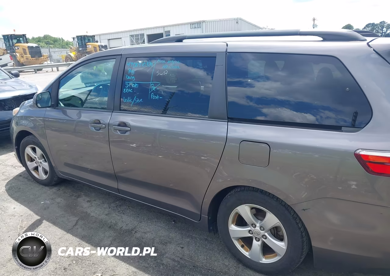 2015 Toyota Sienna Le 8 Passenger VIN:5TDKK3DC1FS624503 - 14