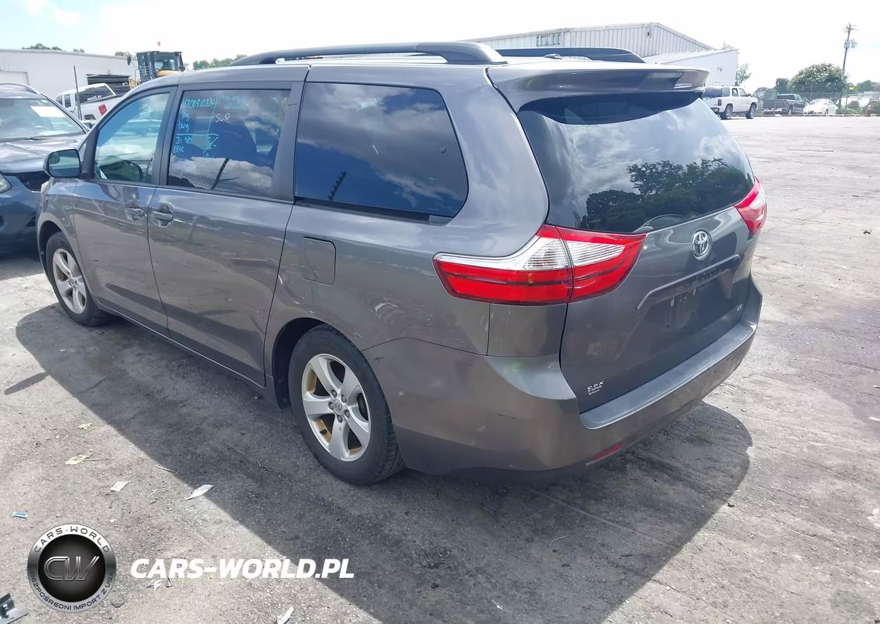 2015 Toyota Sienna Le 8 Passenger VIN:5TDKK3DC1FS624503 - 3