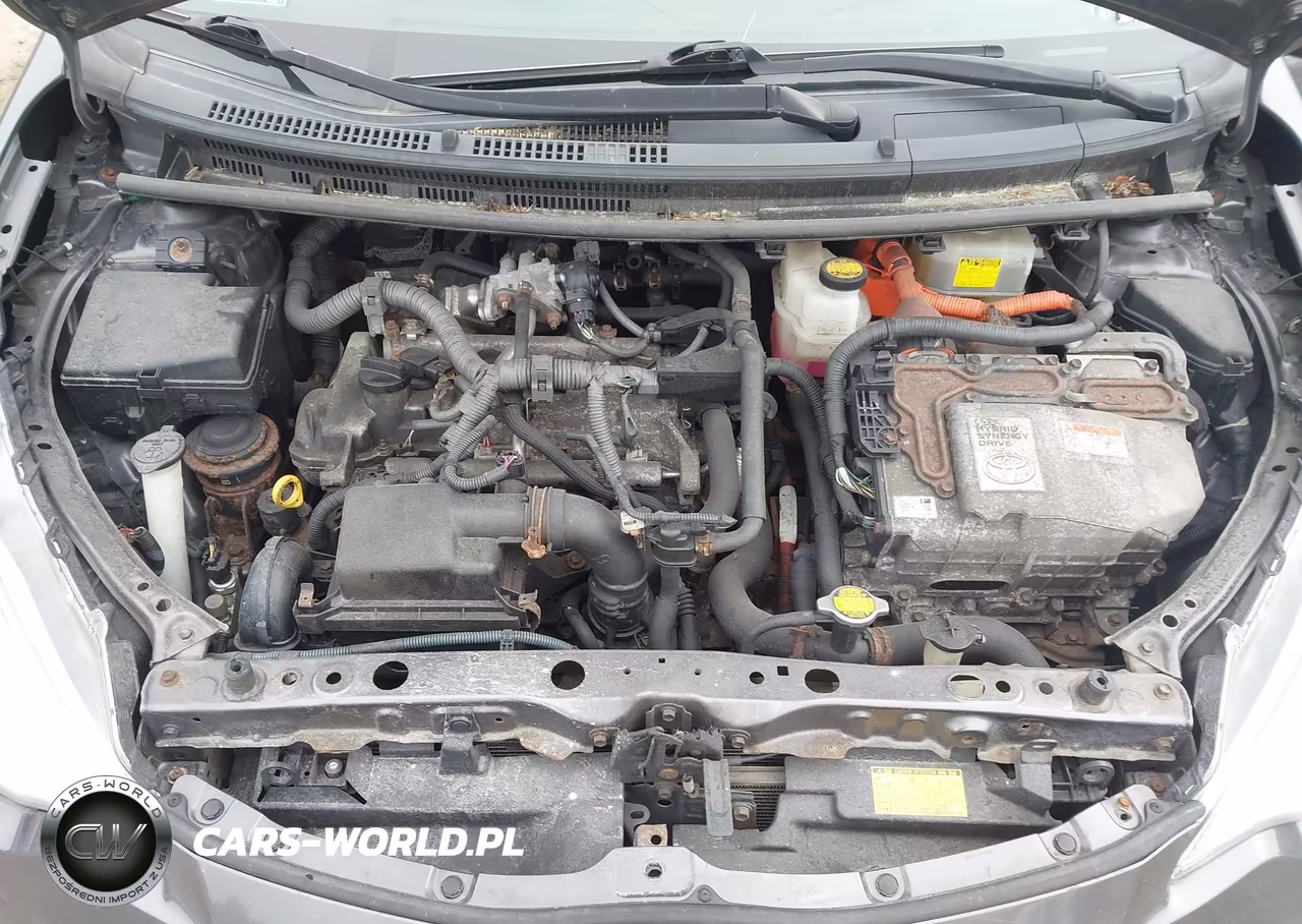 2012 Toyota Prius C Two VIN:JTDKDTB33C1512405 - 10