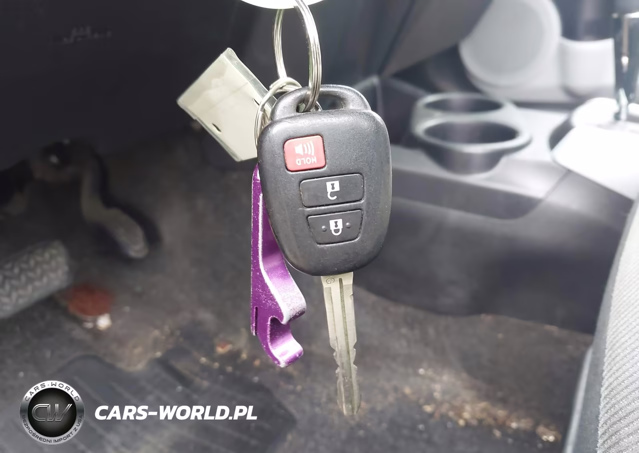 2012 Toyota Prius C Two VIN:JTDKDTB33C1512405 - 11