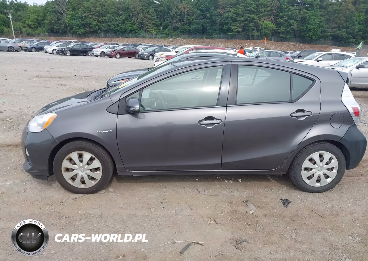 2012 Toyota Prius C Two VIN:JTDKDTB33C1512405 - 14
