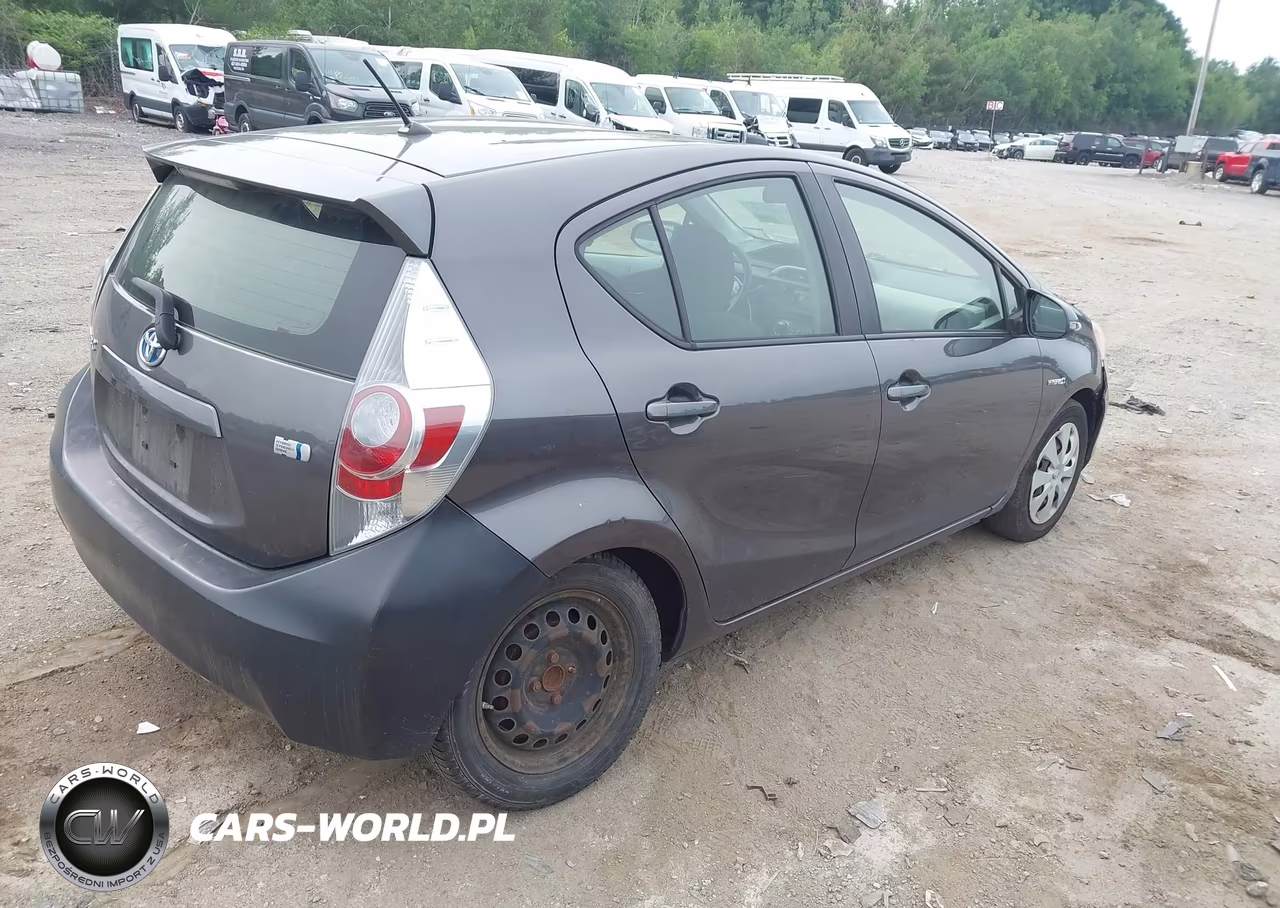 2012 Toyota Prius C Two VIN:JTDKDTB33C1512405 - 4