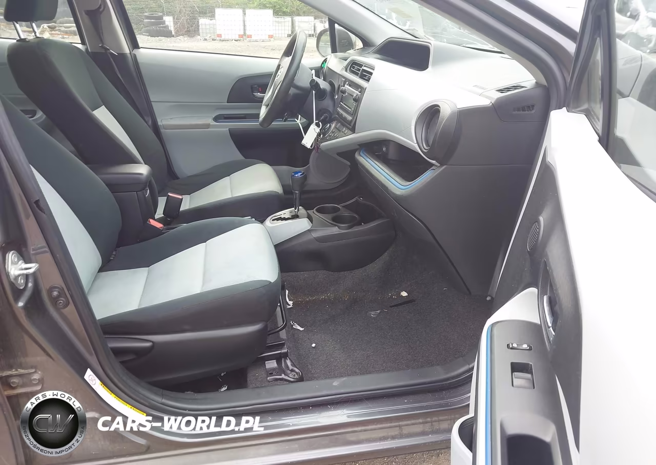 2012 Toyota Prius C Two VIN:JTDKDTB33C1512405 - 5