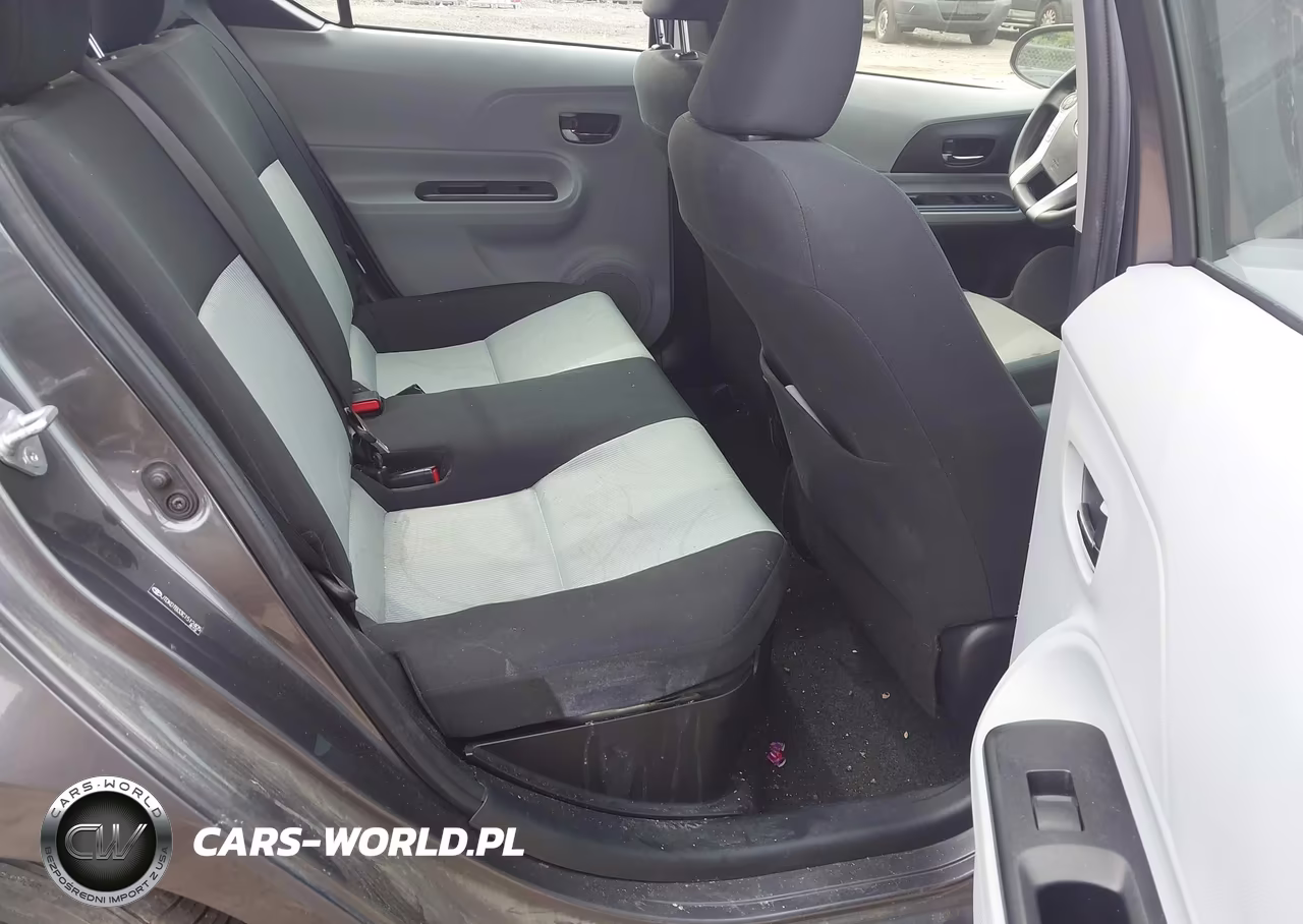 2012 Toyota Prius C Two VIN:JTDKDTB33C1512405 - 8
