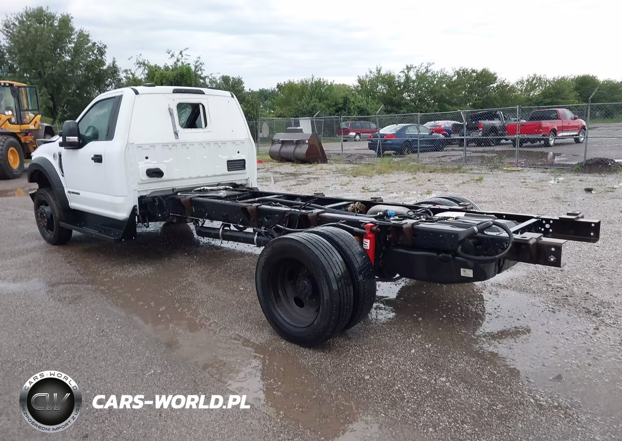 2022 Ford F-450 Chassis Xl-Xlt VIN:1FDUF4HT5NEF66067 - 3