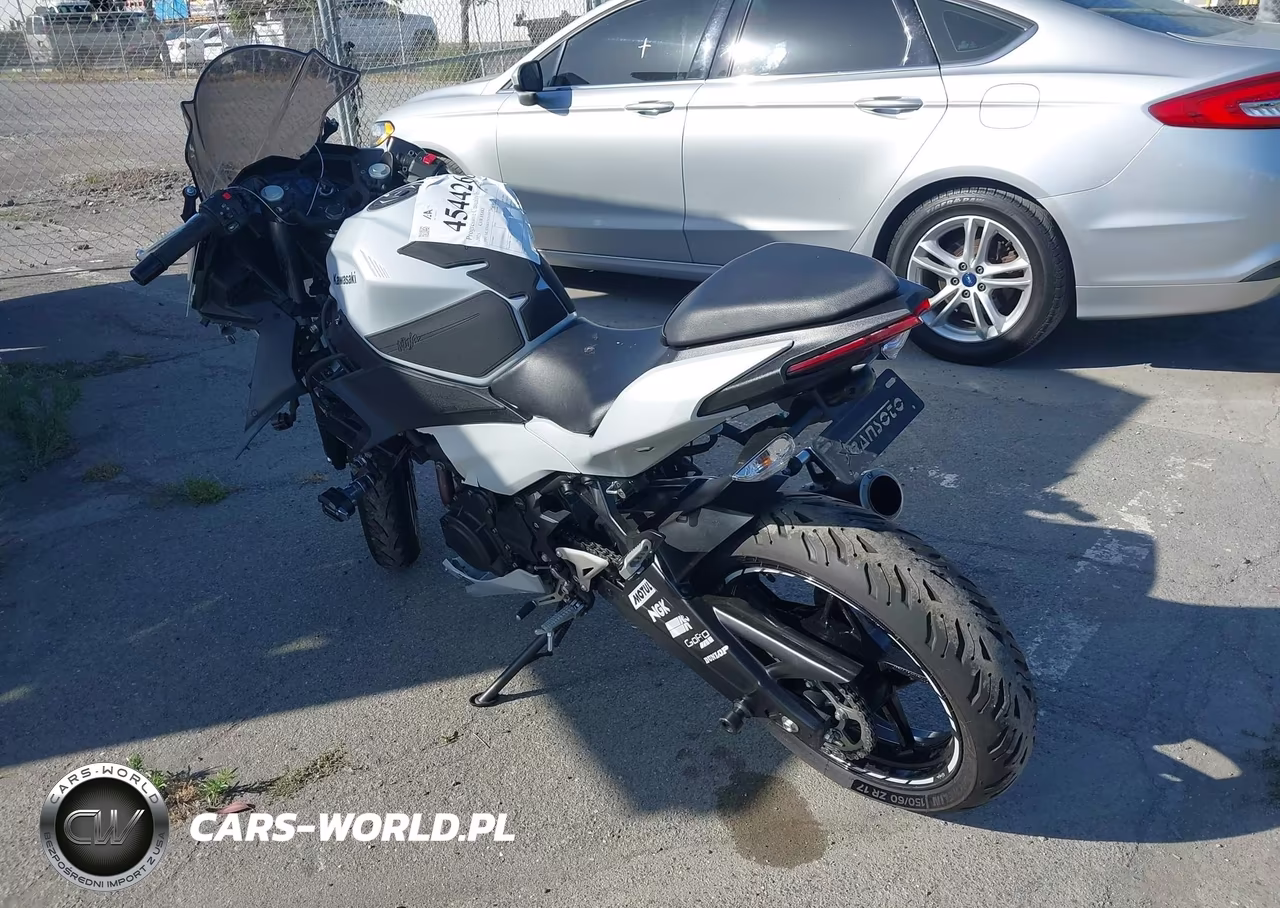2025 Kawasaki Ex500 VIN:ML5EXGG17SDA56079 - 3