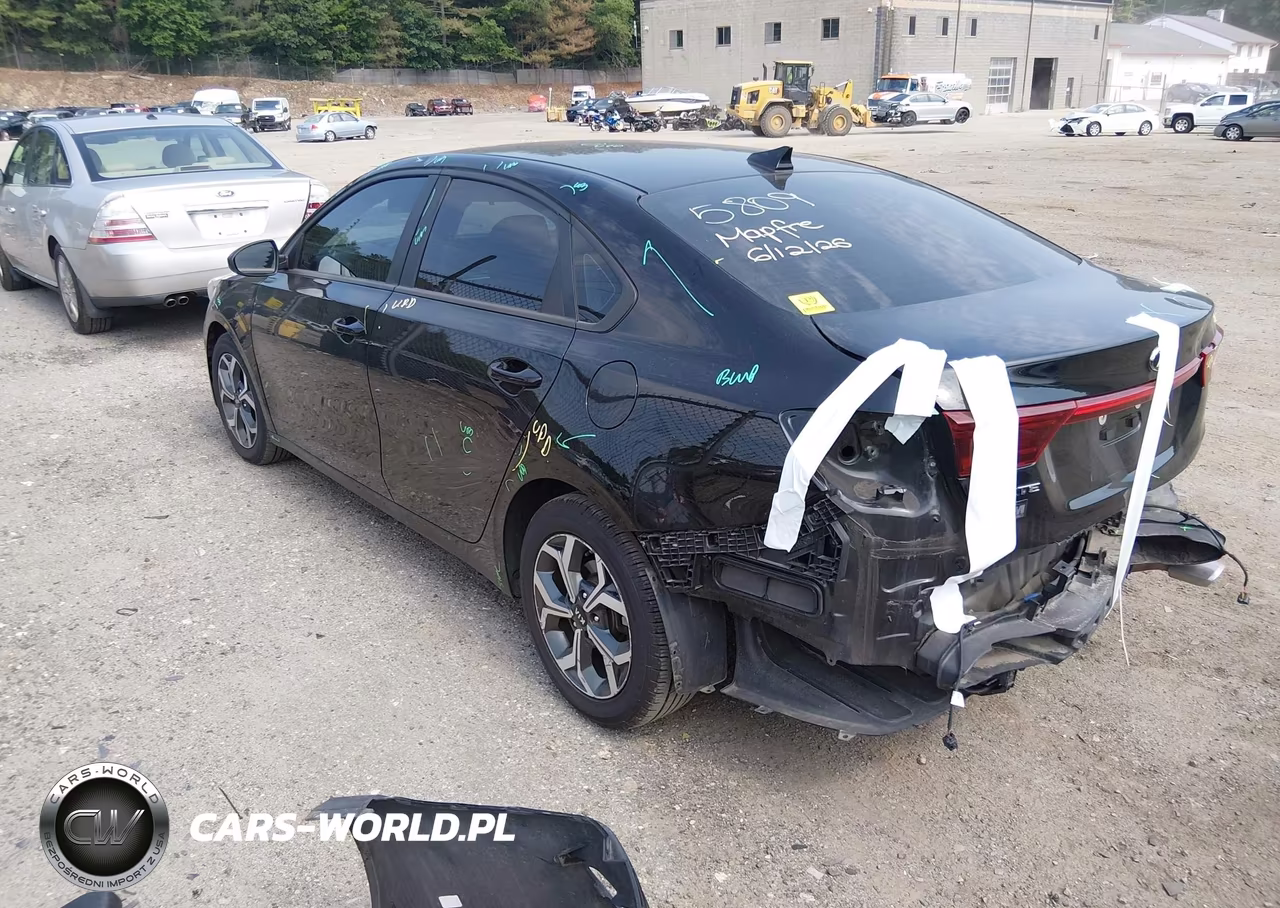 2021 Kia Forte Lxs VIN:3KPF24AD5ME353523 - 3