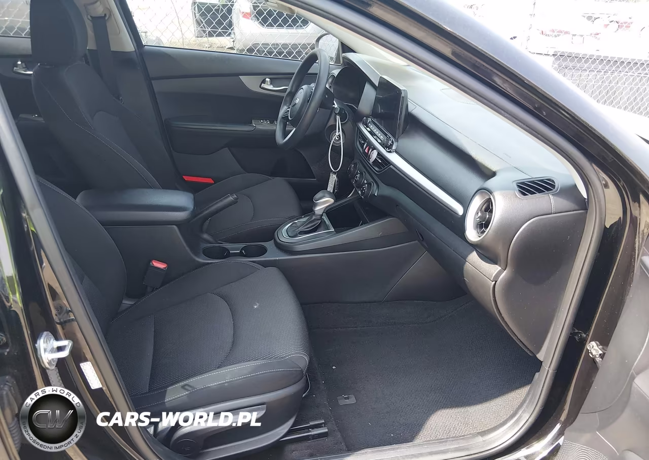 2021 Kia Forte Lxs VIN:3KPF24AD5ME353523 - 5