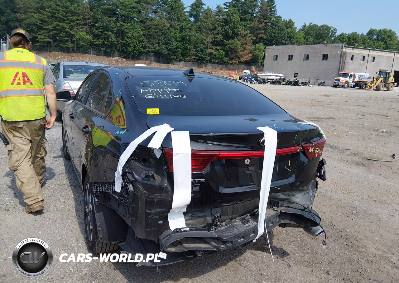 2021 Kia Forte Lxs VIN:3KPF24AD5ME353523 - 6