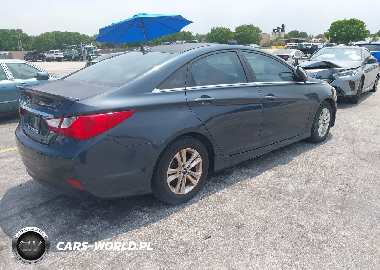 2014 Hyundai Sonata Gls VIN:5NPEB4AC5EH886679 - 4