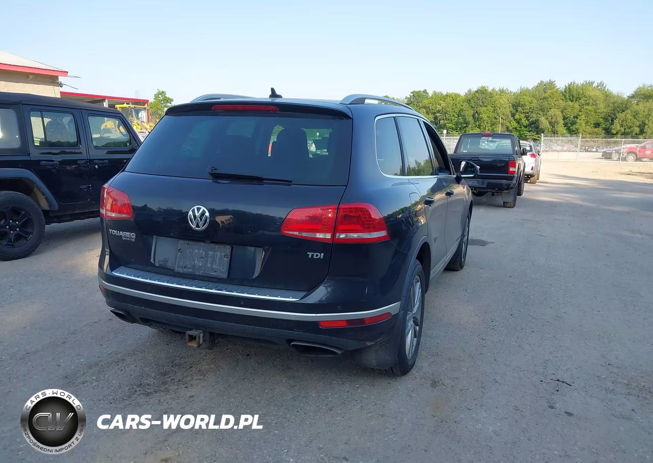 2015 Volkswagen Touareg Tdi Lux VIN:WVGEP9BP9FD002424 - 4