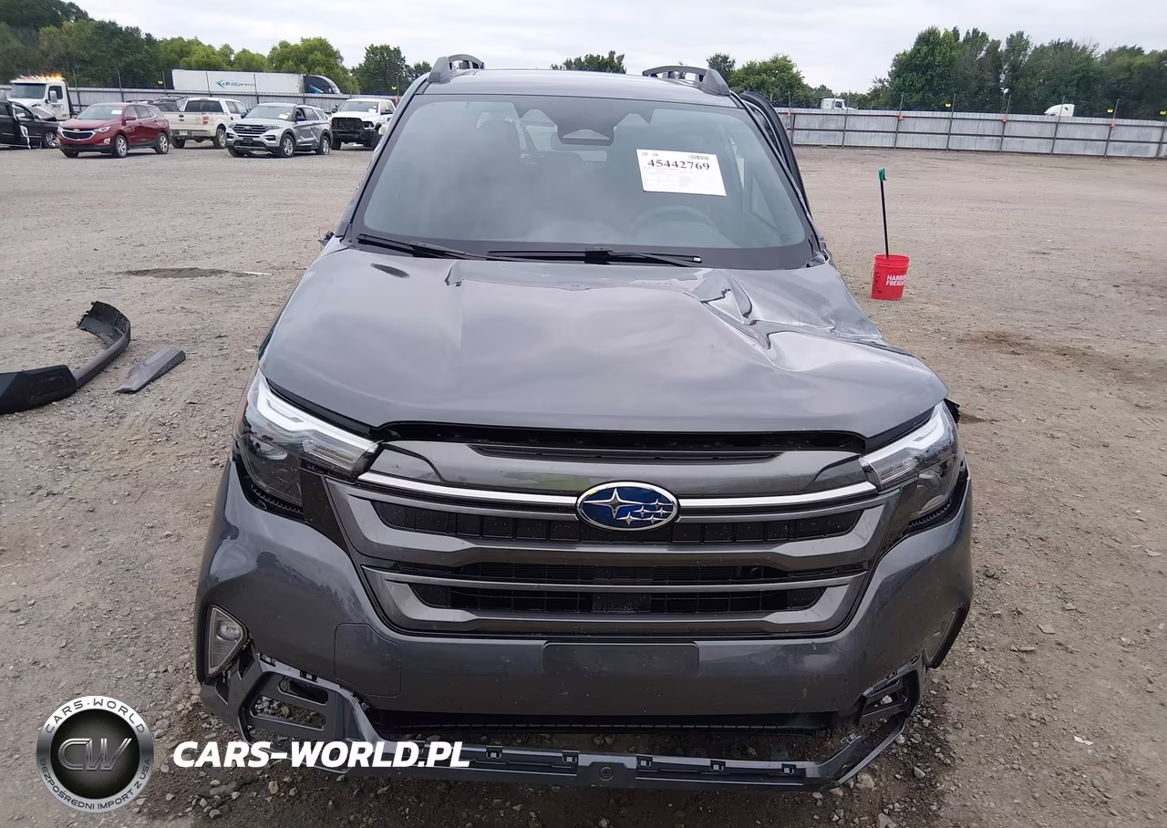 2025 Subaru Forester Premium VIN:JF2SLDDC7SH612052 - 13