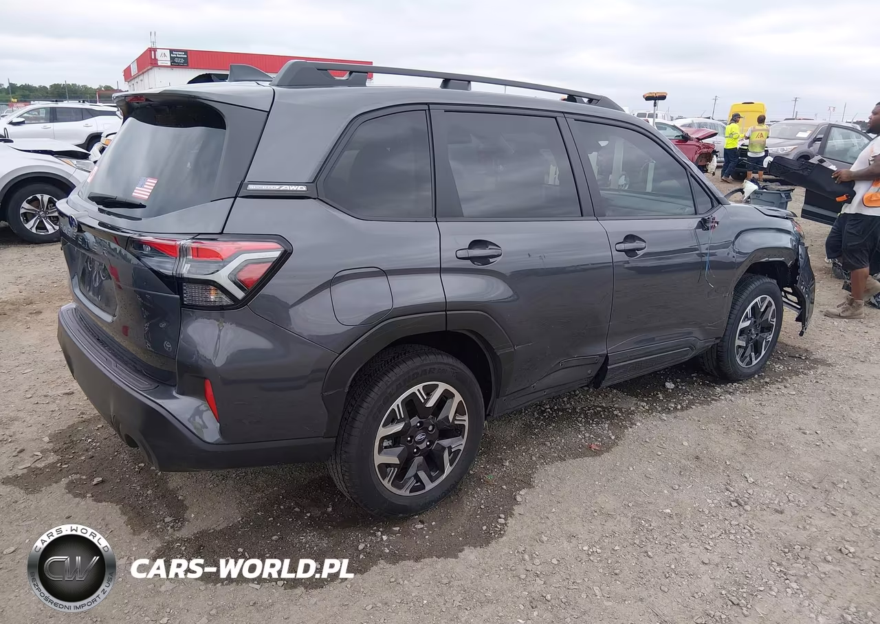 2025 Subaru Forester Premium VIN:JF2SLDDC7SH612052 - 4