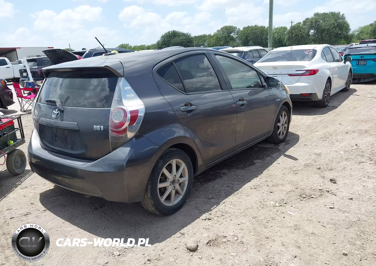 2012 Toyota Prius C Four VIN:JTDKDTB39C1512196 - 4
