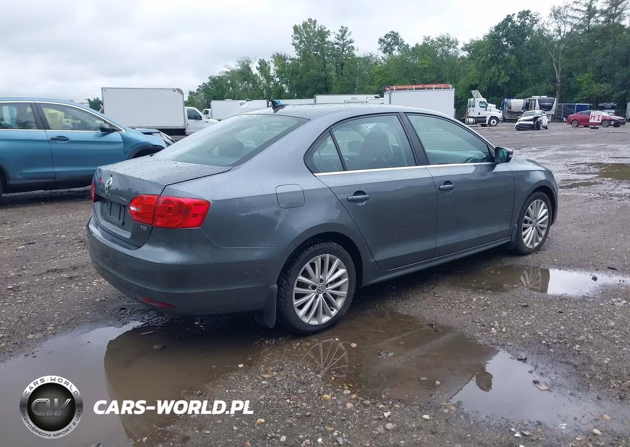 2013 Volkswagen Jetta 2.0L Tdi VIN:3VWLL7AJ0DM395057 - 4