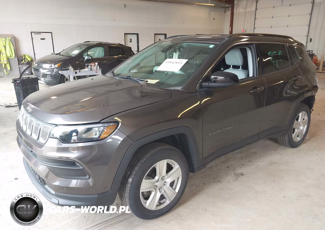 2022 Jeep Compass Latitude 4X4 VIN:3C4NJDBB9NT120947 - 2