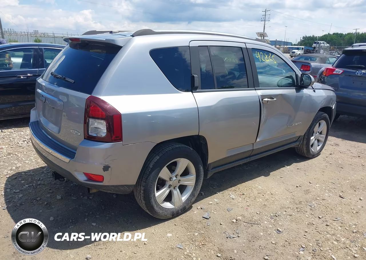 2015 Jeep Compass High Altitude Edition VIN:1C4NJDEB3FD304073 - 4