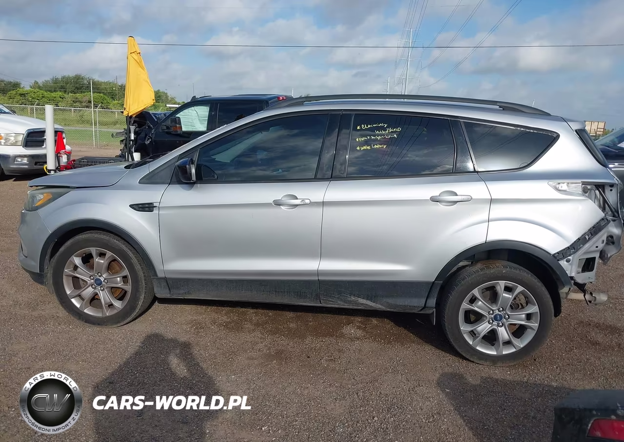 2017 Ford Escape Se VIN:1FMCU0GD0HUC18126 - 15