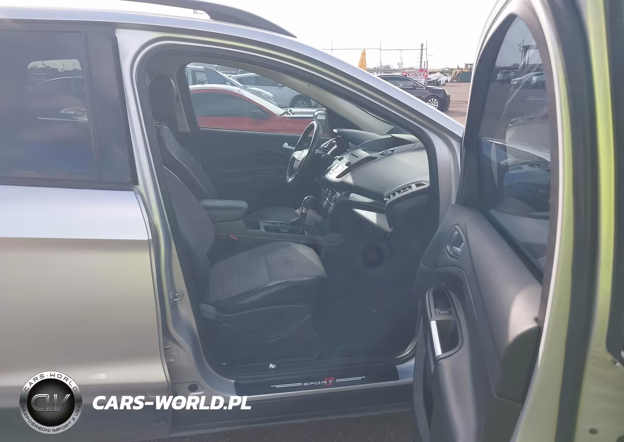 2017 Ford Escape Se VIN:1FMCU0GD0HUC18126 - 5
