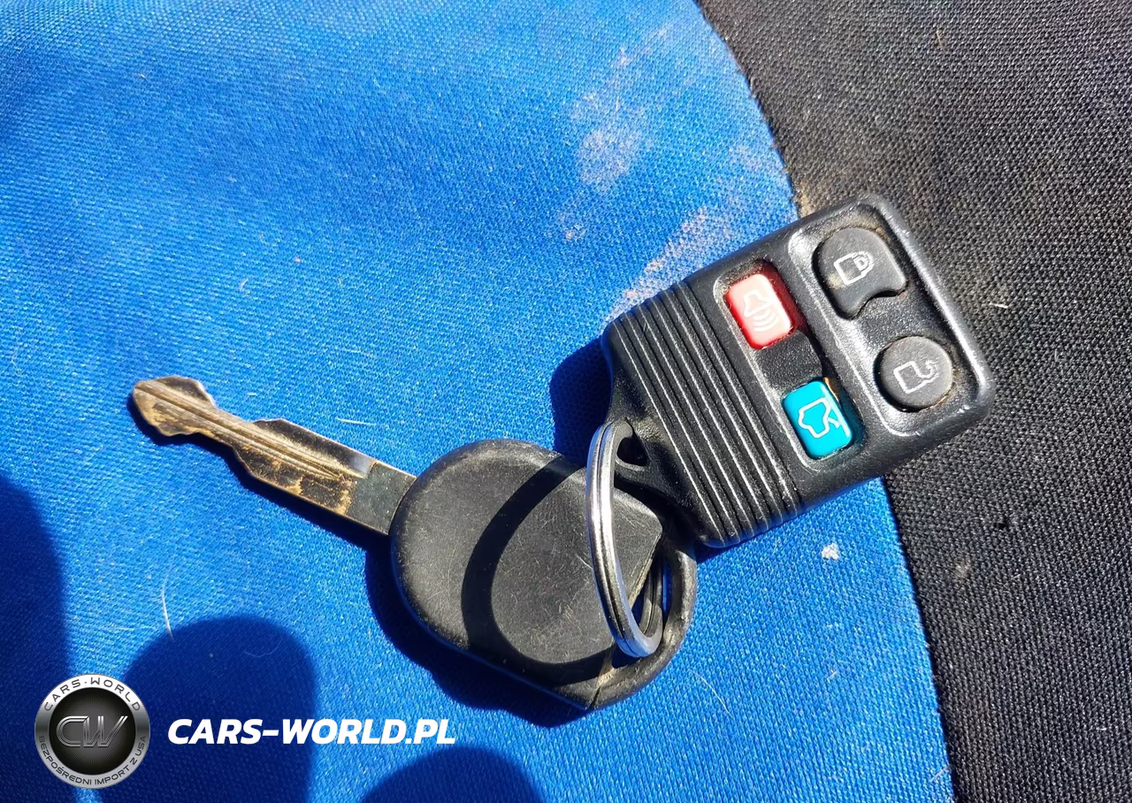 2011 Ford Escape Xls VIN:1FMCU0C74BKC16186 - 11