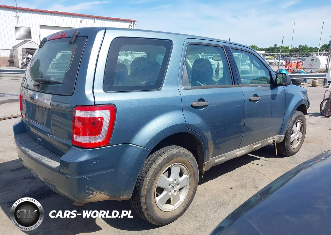 2011 Ford Escape Xls VIN:1FMCU0C74BKC16186 - 4