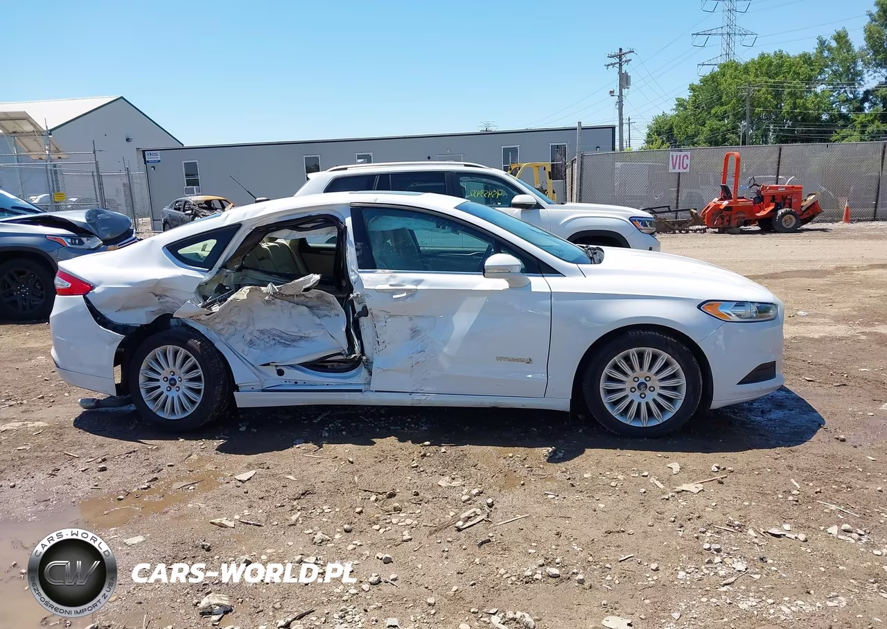 2016 Ford Fusion Hybrid Se VIN:3FA6P0LU6GR403694 - 13